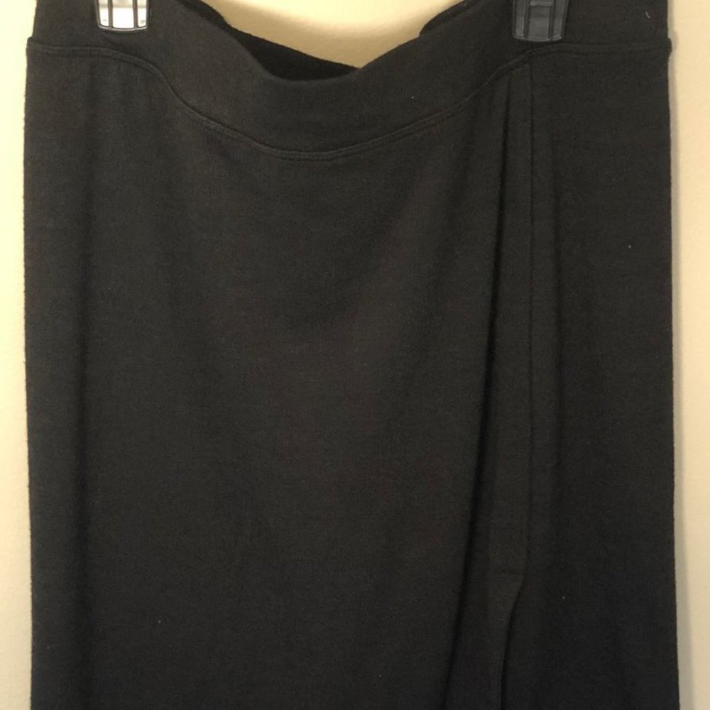 Stretch knit pencil skirt